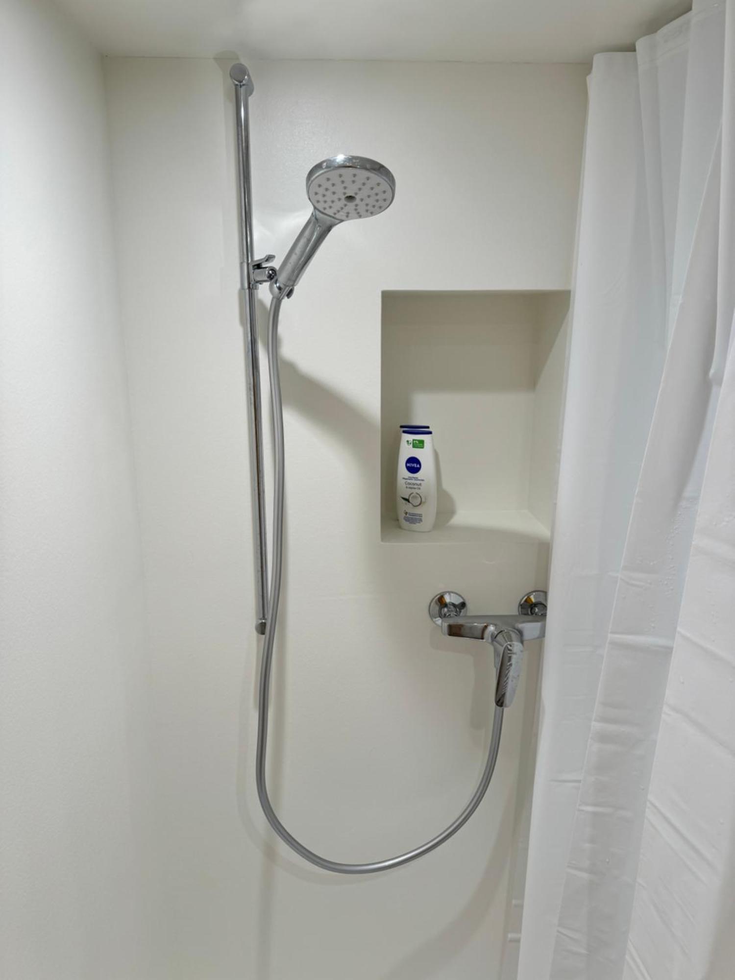 Cozy City Center, 4 Bedroom- 120Sq, 5Min Walk To Main Station Bázel Kültér fotó