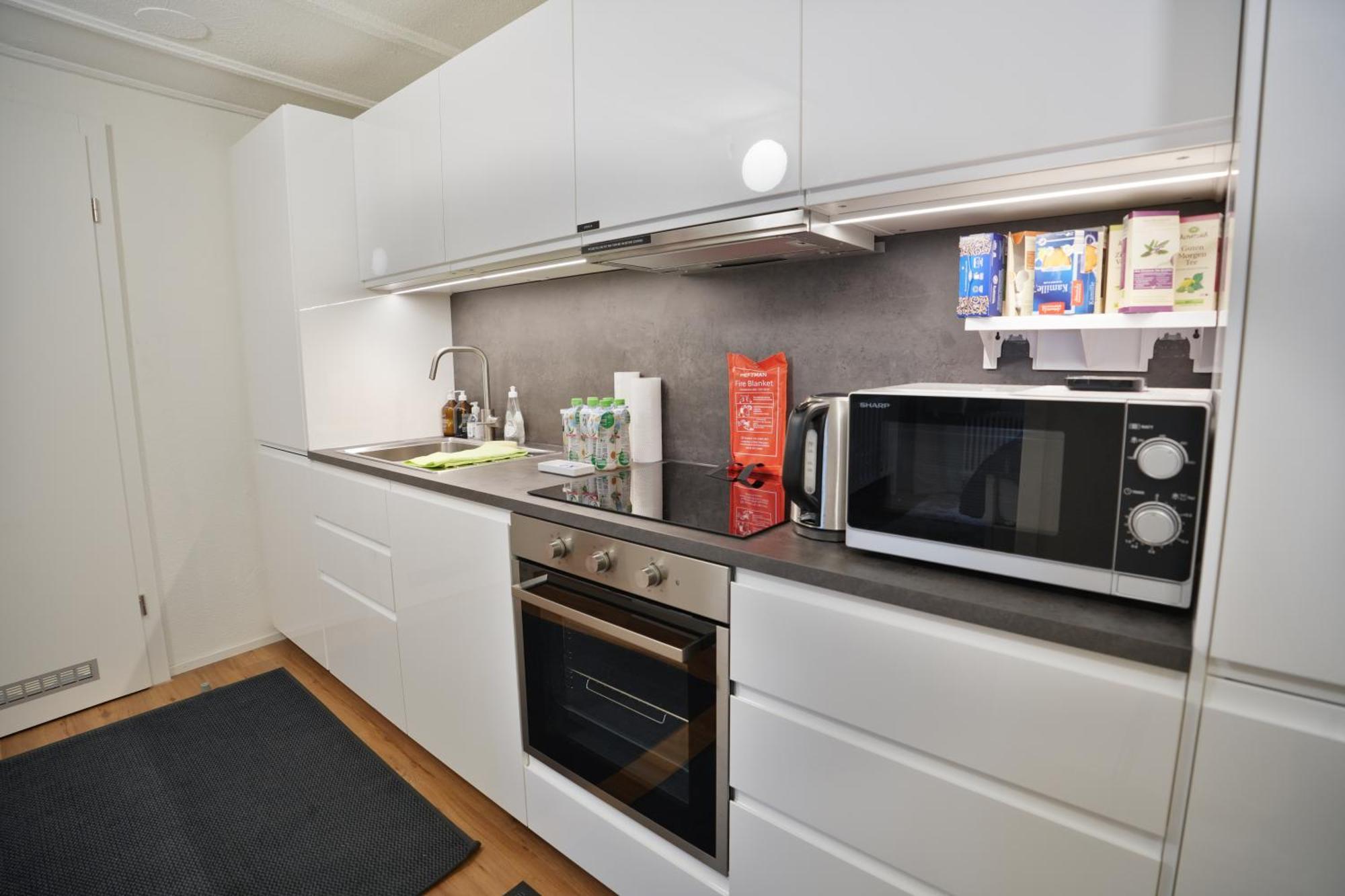 Cozy City Center, 4 Bedroom- 120Sq, 5Min Walk To Main Station Bázel Kültér fotó