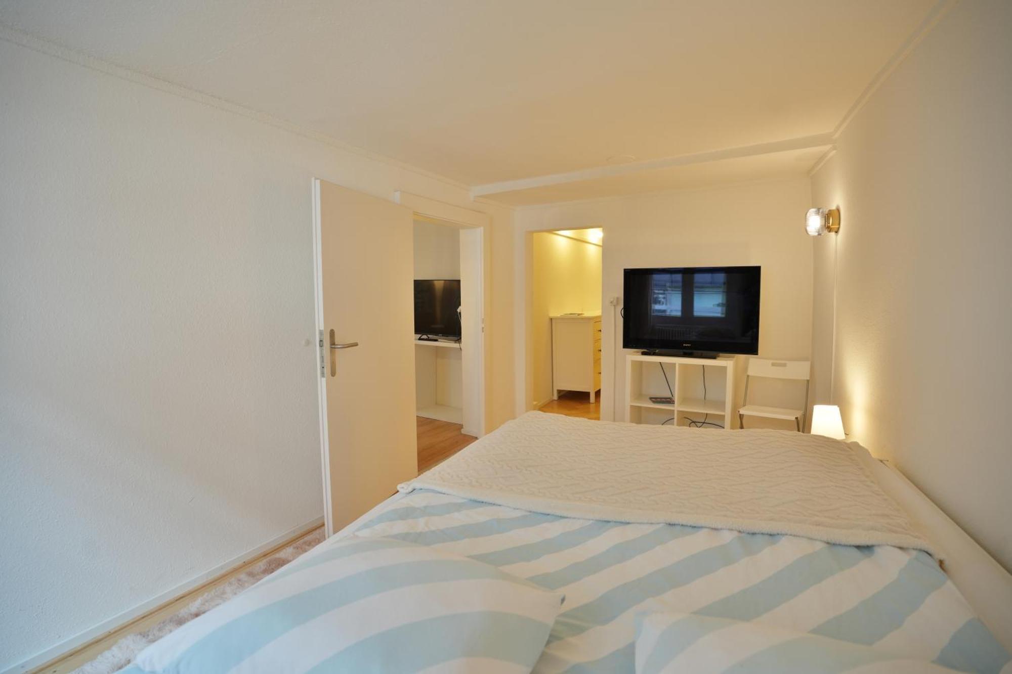 Cozy City Center, 4 Bedroom- 120Sq, 5Min Walk To Main Station Bázel Kültér fotó