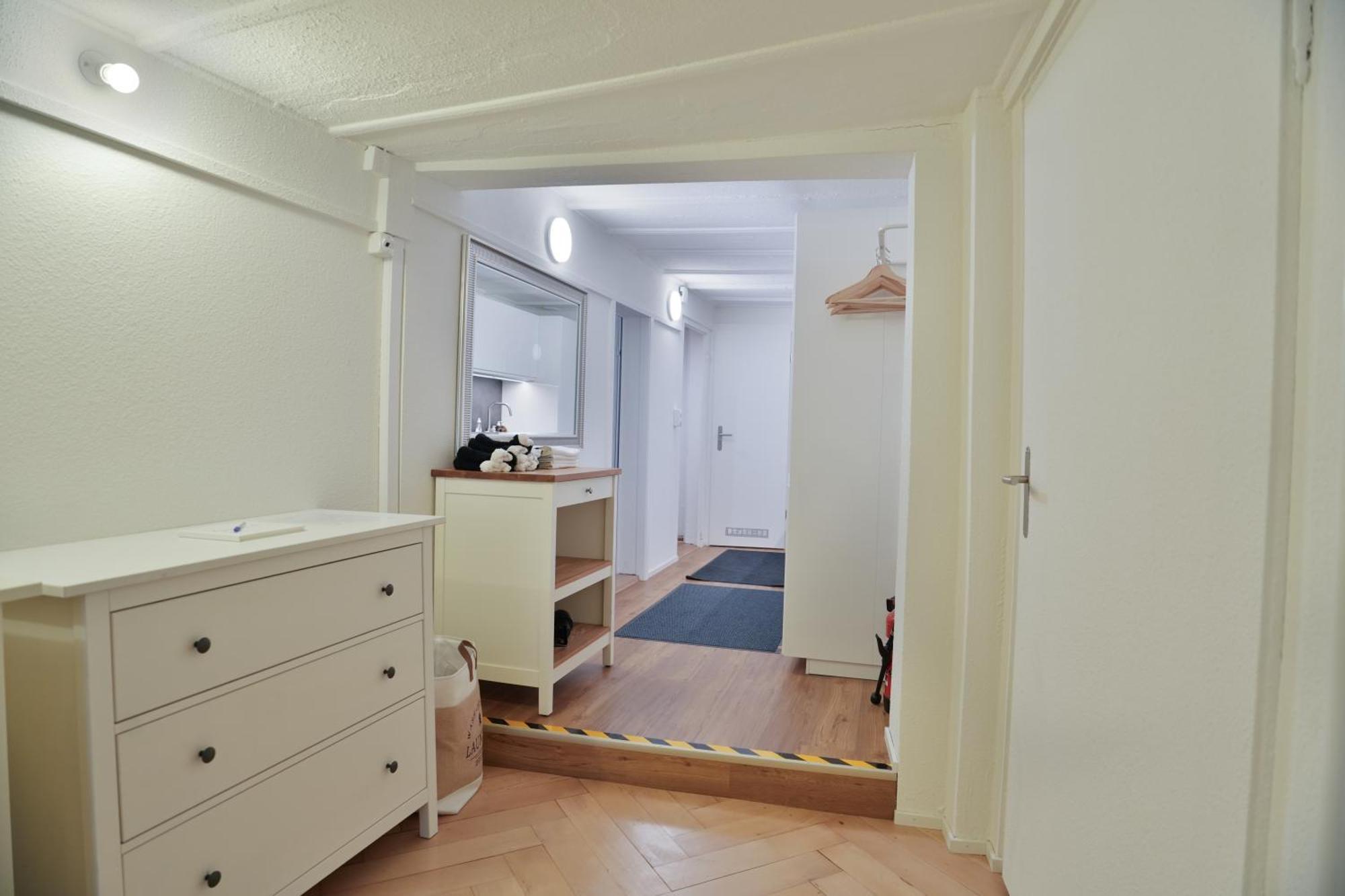 Cozy City Center, 4 Bedroom- 120Sq, 5Min Walk To Main Station Bázel Kültér fotó