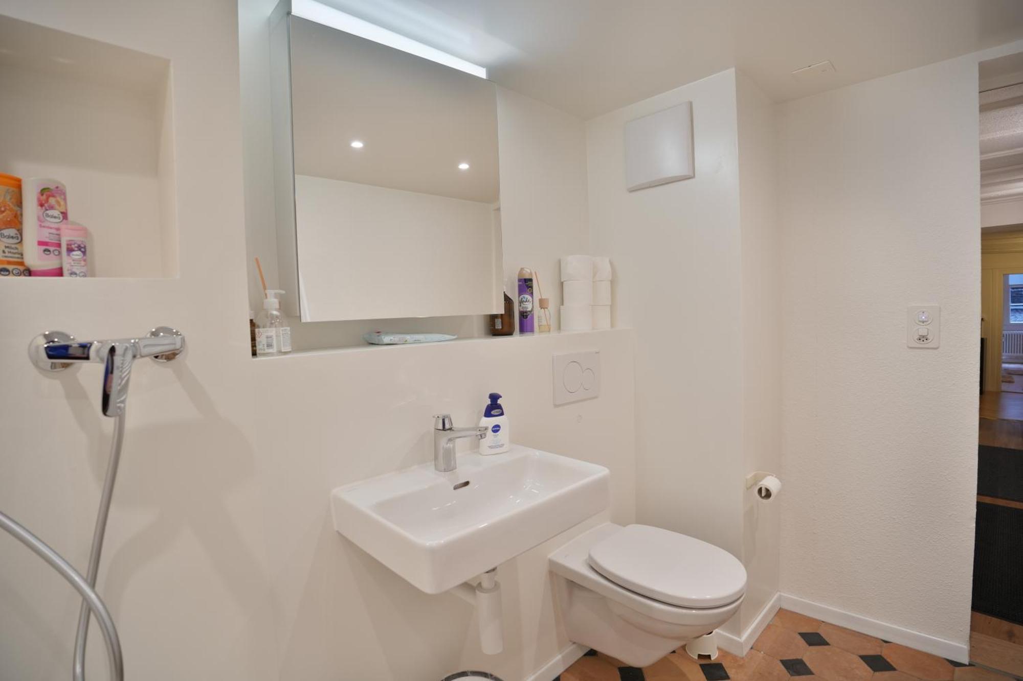 Cozy City Center, 4 Bedroom- 120Sq, 5Min Walk To Main Station Bázel Kültér fotó