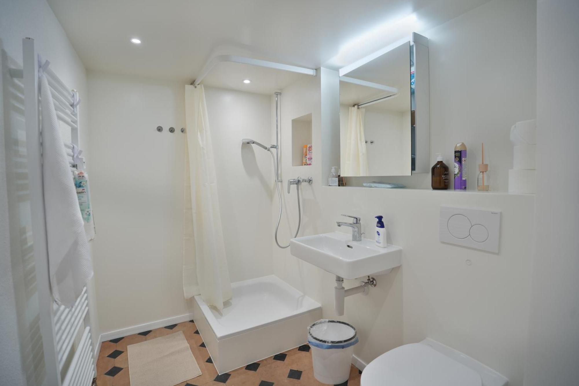 Cozy City Center, 4 Bedroom- 120Sq, 5Min Walk To Main Station Bázel Kültér fotó